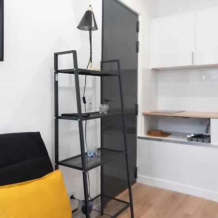 Nice Bright Studio Near Montmartre *